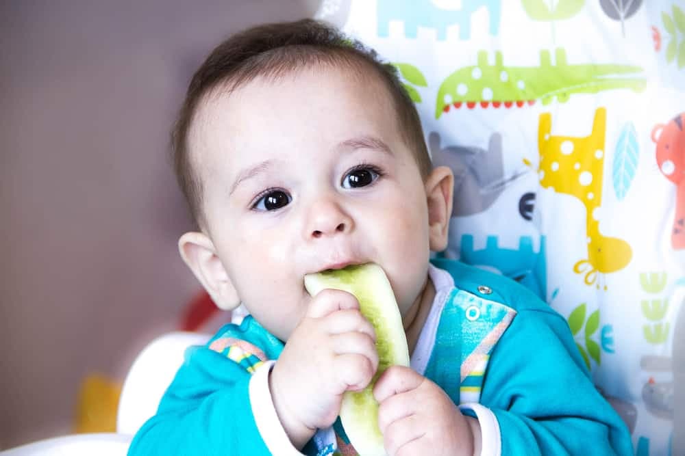 8 Aylık Bebeğinizin Gelişim Evreleri, Beslenme ve Bakım Rehberi kapak resmi