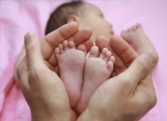 Prematüre ve Düşük Doğum Ağırlıklı Bebekler image