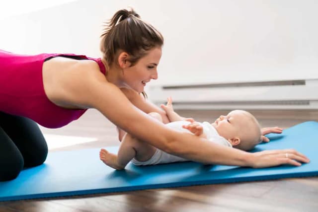 Anne Bebek Yogası Hakkında Her Şey! image