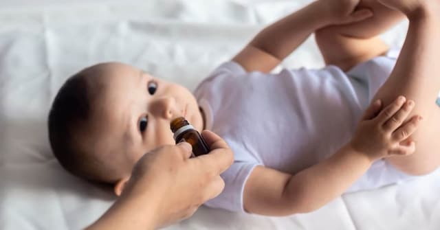 Bebeklerde Antibiyotik Kullanımı: Dikkat Edilmesi Gerekenler, Yan Etkiler ve Doğru Tedavi image