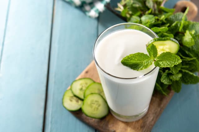 Göbek Bölgesindeki Yağlara Etki Eden, Kilo Kaybına Yardımcı Ayran Kürü image