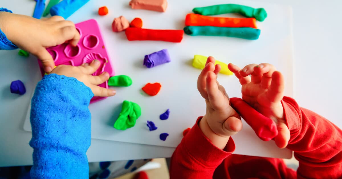 Evde Doğal ve Katkısız Oyun Hamuru Yapımı kapak resmi