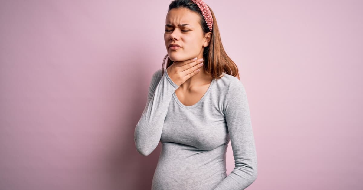 Hamilelikte Boğaz Ağrısına Ne İyi Gelir? Doğal ve Güvenli Yöntemler kapak resmi