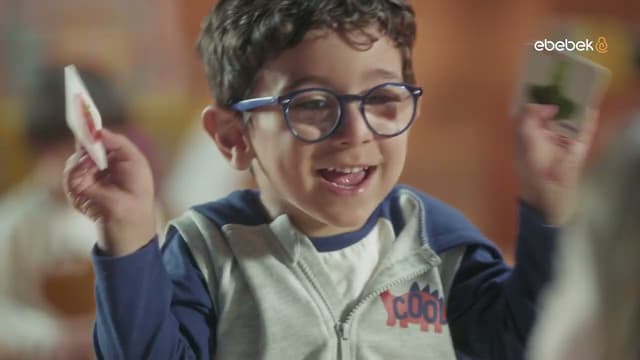 ebebek yeni eğlenme ve öğrenme dönemini alkışlarla sunar! 📚🖍️ image
