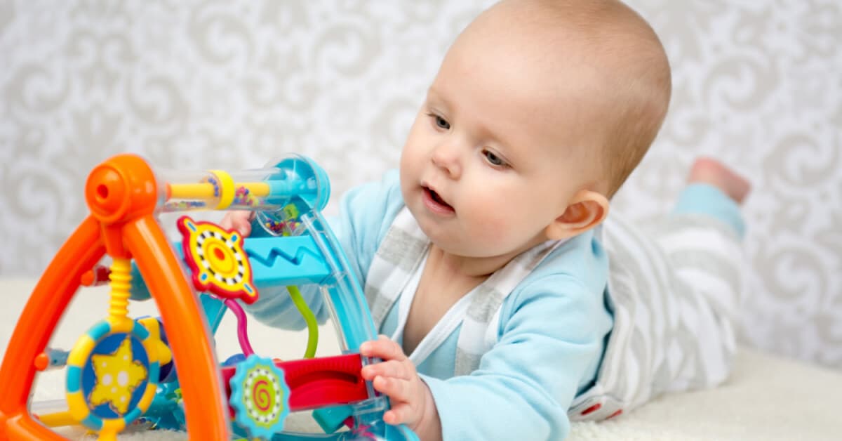 Bebeğinizin Zeka Gelişimi Neler Yapabilirsiniz? kapak resmi